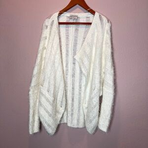 Hayden white fuzzy, textured cardigan sweater medium